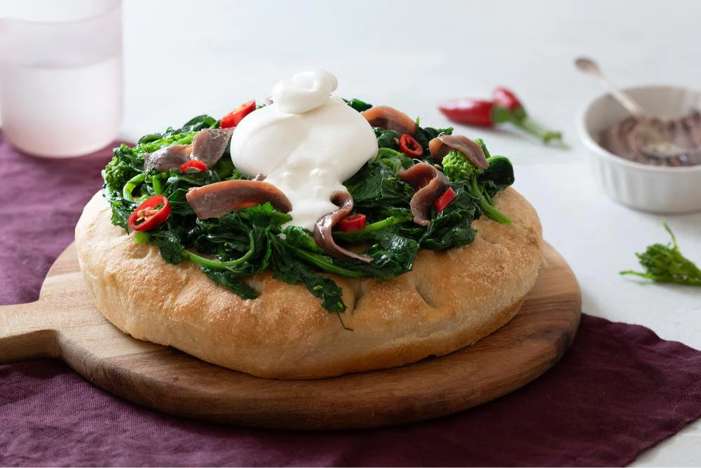 focaccia-con-cime-di-rapa-burrata-e-alici 