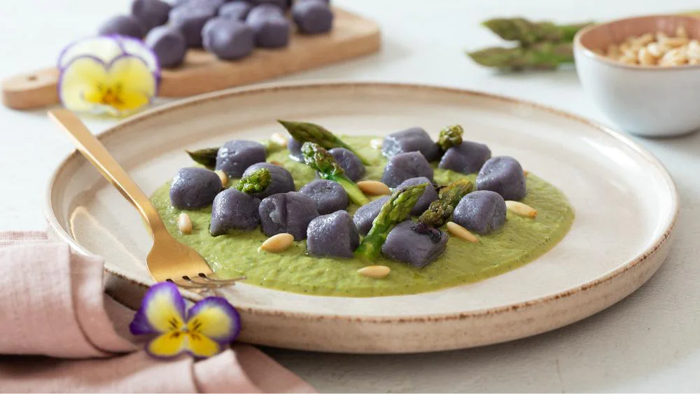 gnocchi-viola-con-crema-di-asparagi