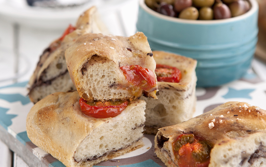 focaccia-con-pomodori-e-olive-image
