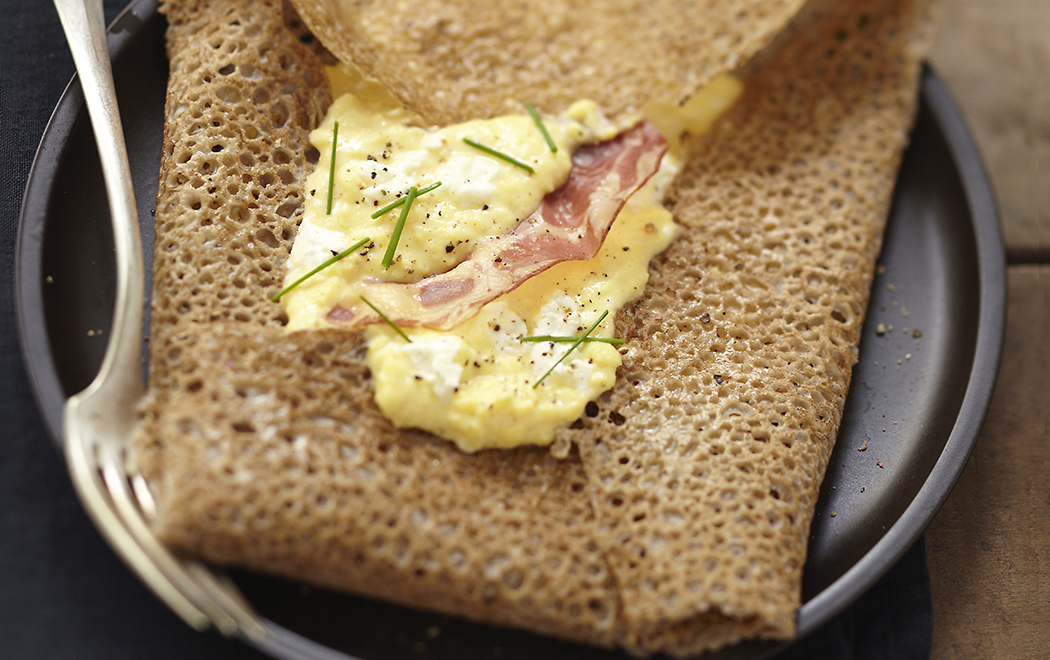 crespelle-al-grano-saraceno-con-pancetta-e-formaggio-image
