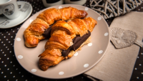 cornetti-pasta-sfoglia-crema-caffe-image