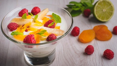 yogurt-con-banane-lamponi-e-albicocche-thumbnail