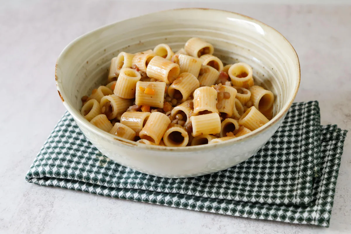 pasta-con-lenticchie-e-pancetta