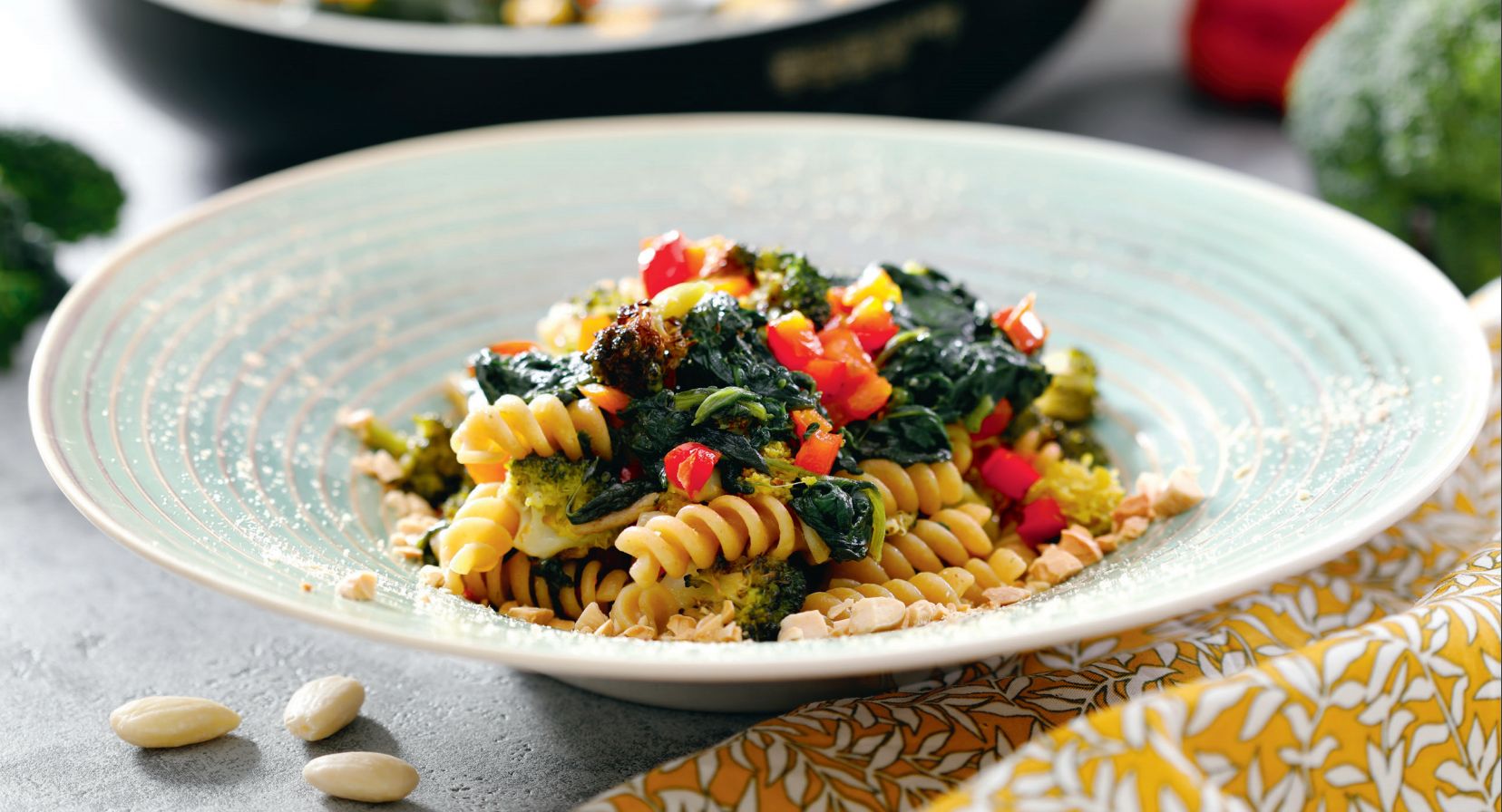fusilli-integrali-con-broccoli-arrostiti-e-peperoni-thumbnail