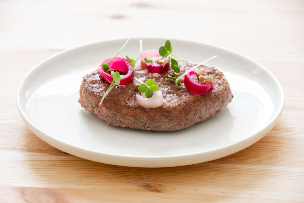 hamburger-piemontese-cipolla-acciughe-salate-thumbnail