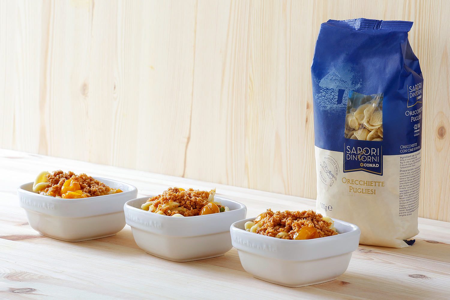 orecchiette-con-datterini-gialli-alici-e-polvere-di-taralli-thumbnail