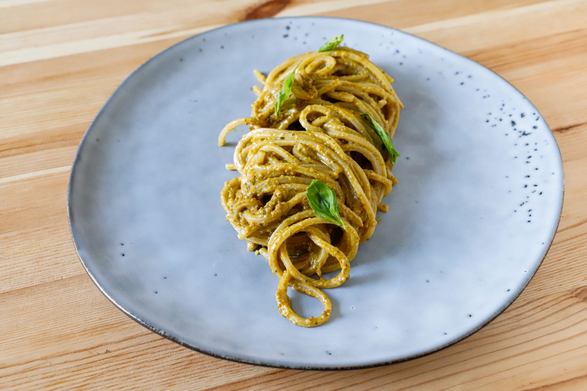 spaghetti-con-pesto-di-pomodori-secchi-thumbnail