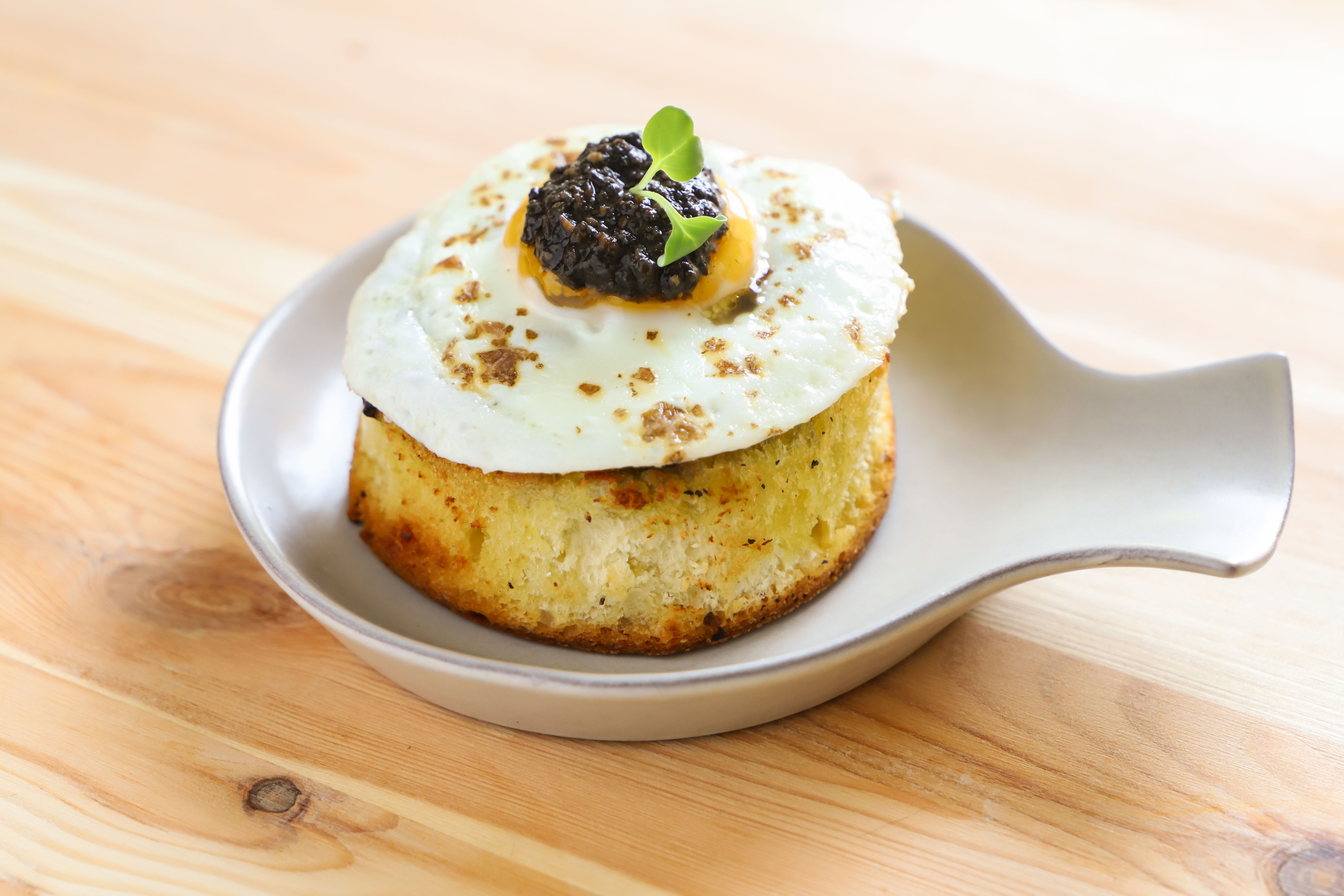 Crostone-croccante-uova-crema-al-tartufo-thumbnail